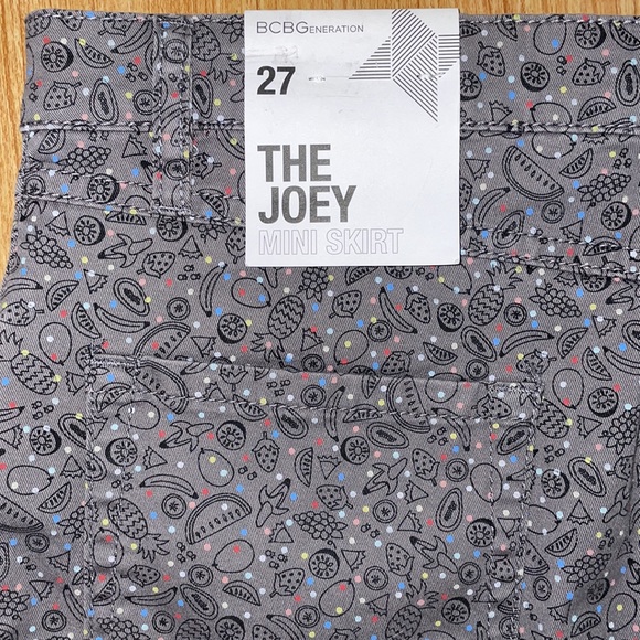 BCBG grey pattern mini skirt size 4 - Picture 5 of 9